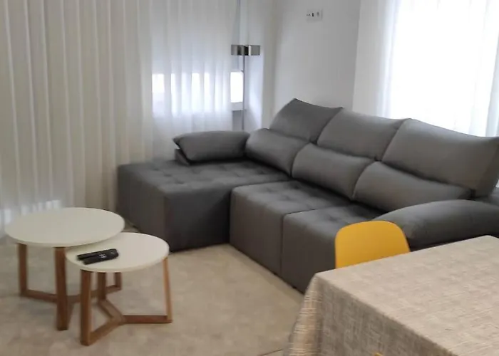 Modern 1 Bedroom Center *